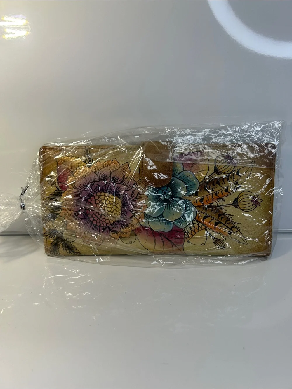 NWOT Anuschka Hand Painted Leather Floral Theme Wallet With Zipper Compartment
